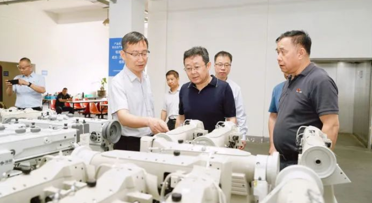 張立偉一行赴陜鼓章丘氣體、青島海發(fā)集團(tuán)、上海臨港產(chǎn)業(yè)區(qū)等單位考察調(diào)研