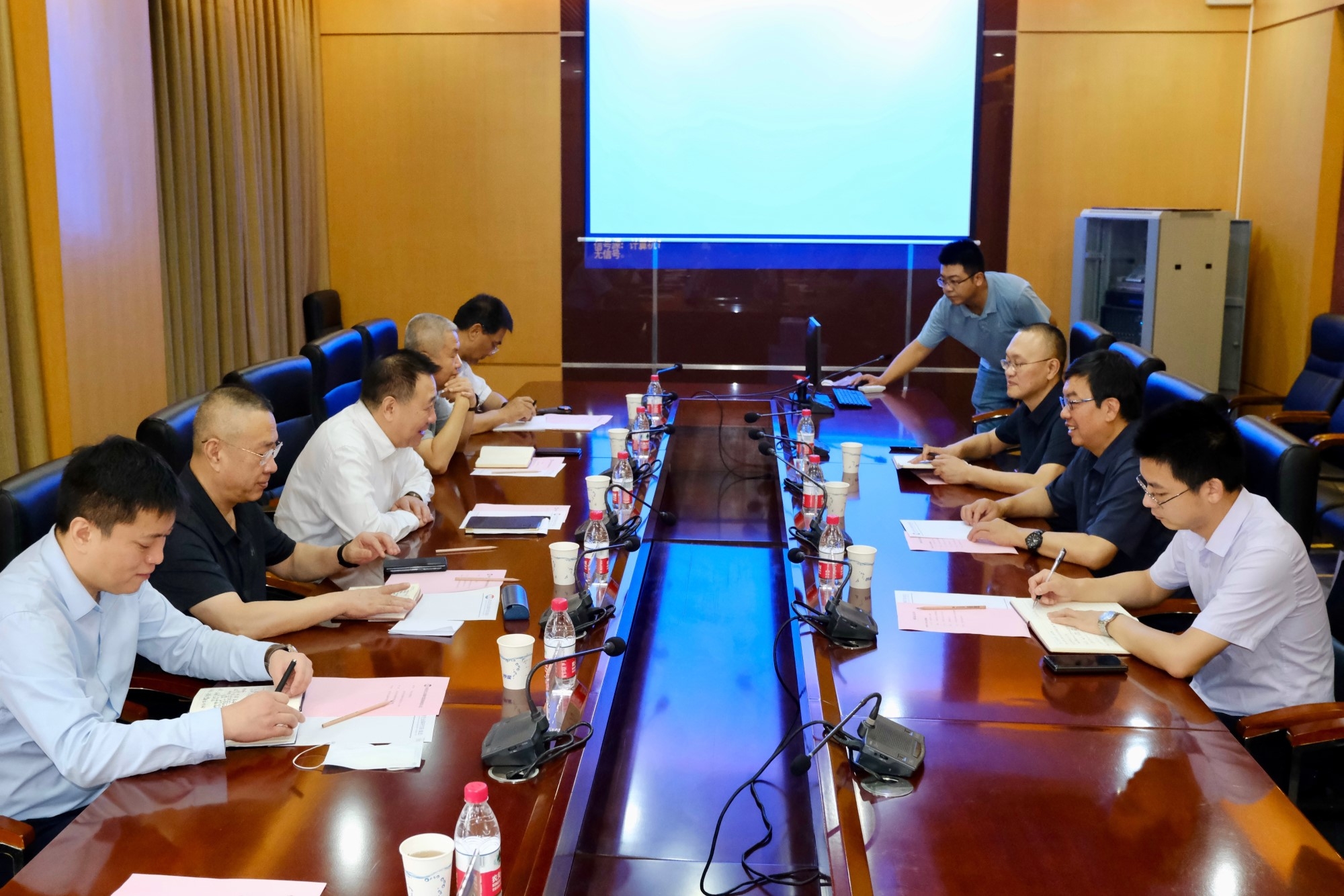 工投集團(tuán)黨委書(shū)記、董事長(zhǎng)金輝拜訪西北有色金屬研究院